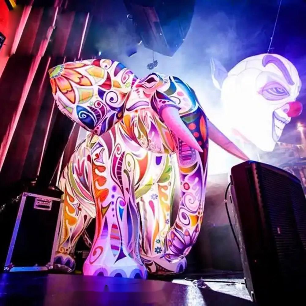 Colorful Giant Elephant With L - đánh giá và giá Decor Lighting The Parade