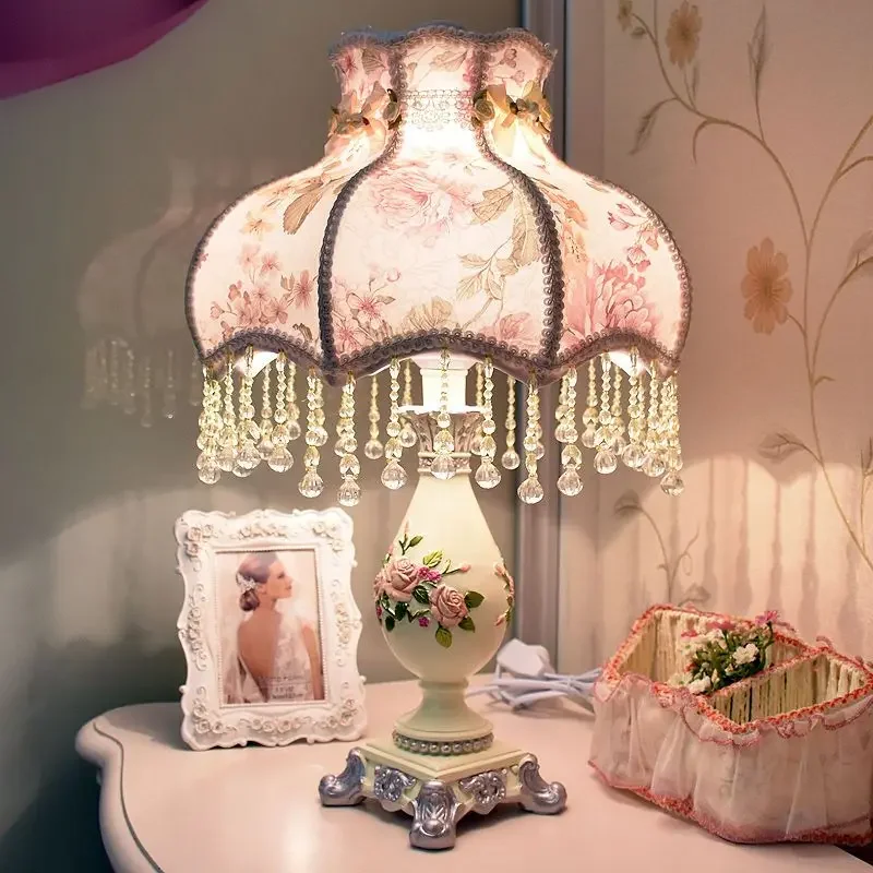 Nordic Princess Vintage Table  - đánh giá và giá Decor Lighting The Parade